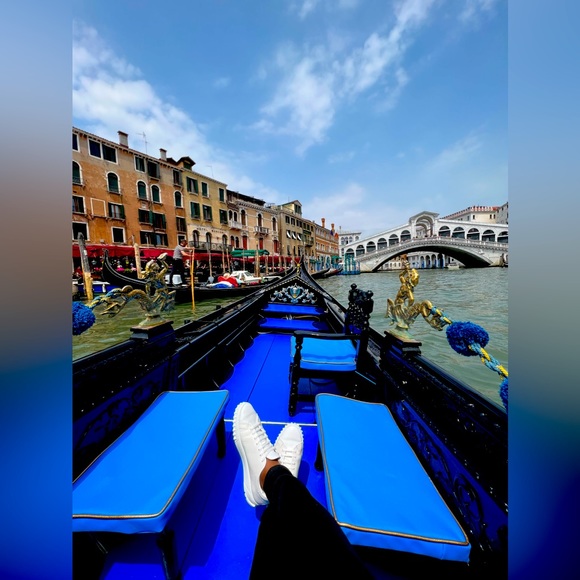 Meet your Posher, Luis - Picture 1 of 1